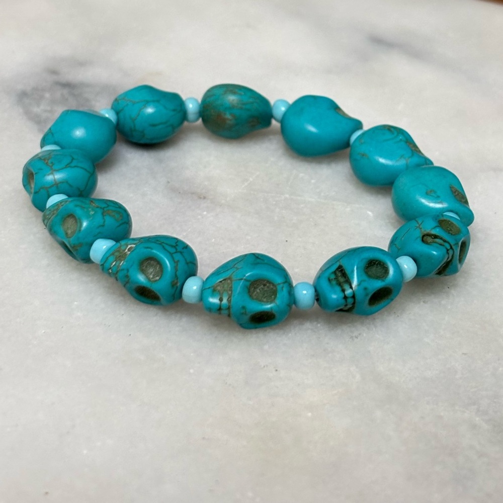 Turquoise Blue Skull Bead Stretch Bracelet
